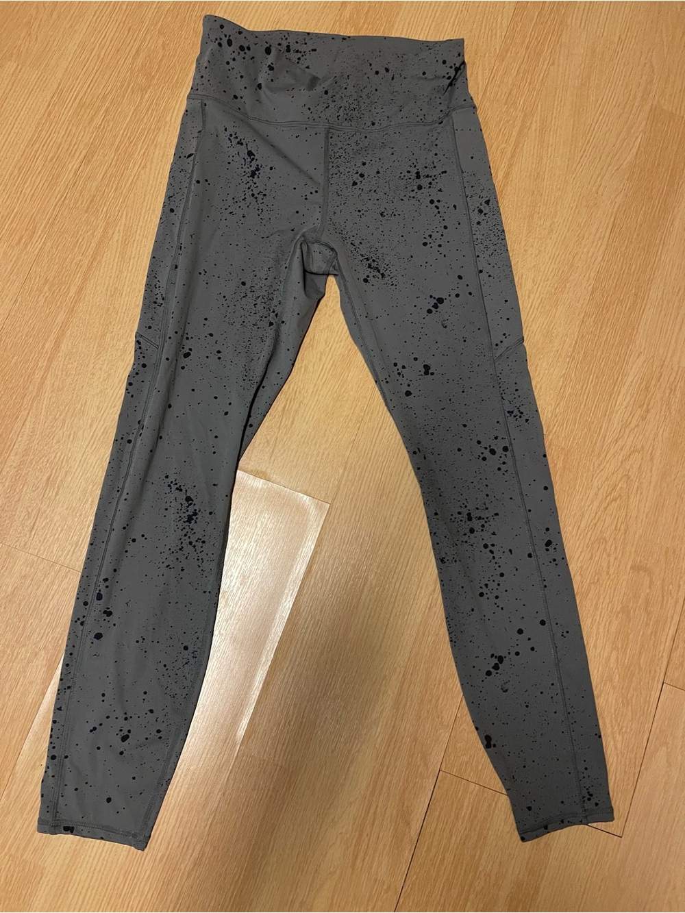 Vuori Charcoal Gray Leggings with Black new Splatter small